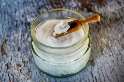 Bote de crema natural corporal de coco