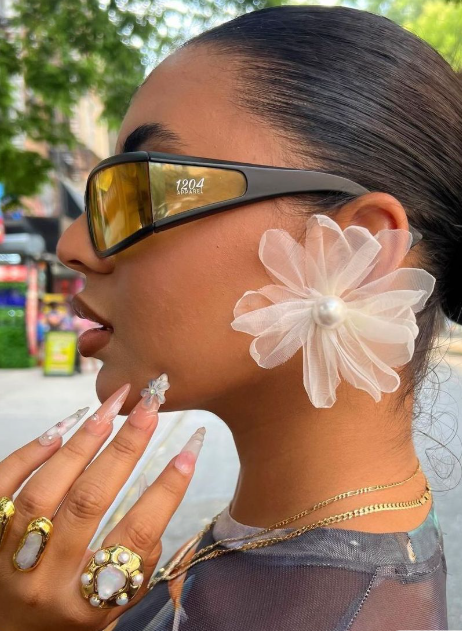 Pendientes flor blanca